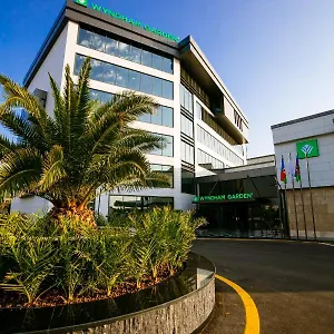 ***** Отель Wyndham Garden Азербайджан