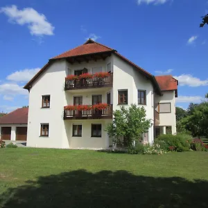 https://pension-eva-neuhaus-am-inn.com-bavaria.com