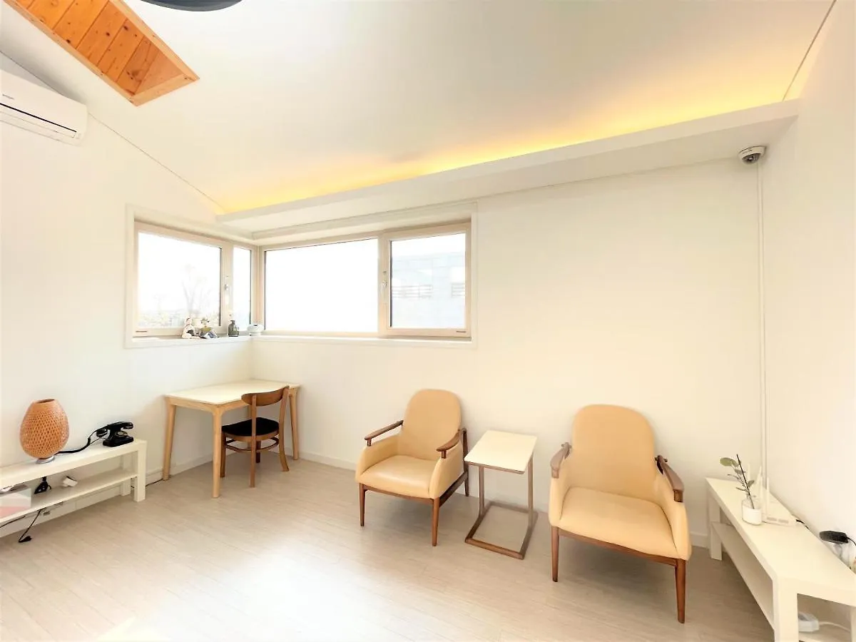 Koin Guesthouse Incheon Airport 게스트하우스