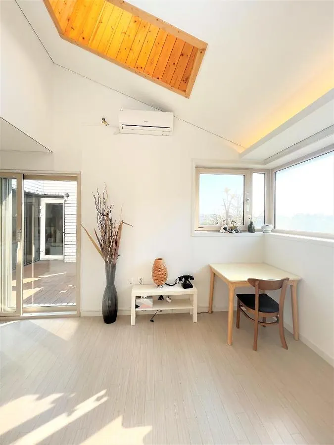 *** Guest house Koin Guesthouse Incheon Airport South Korea