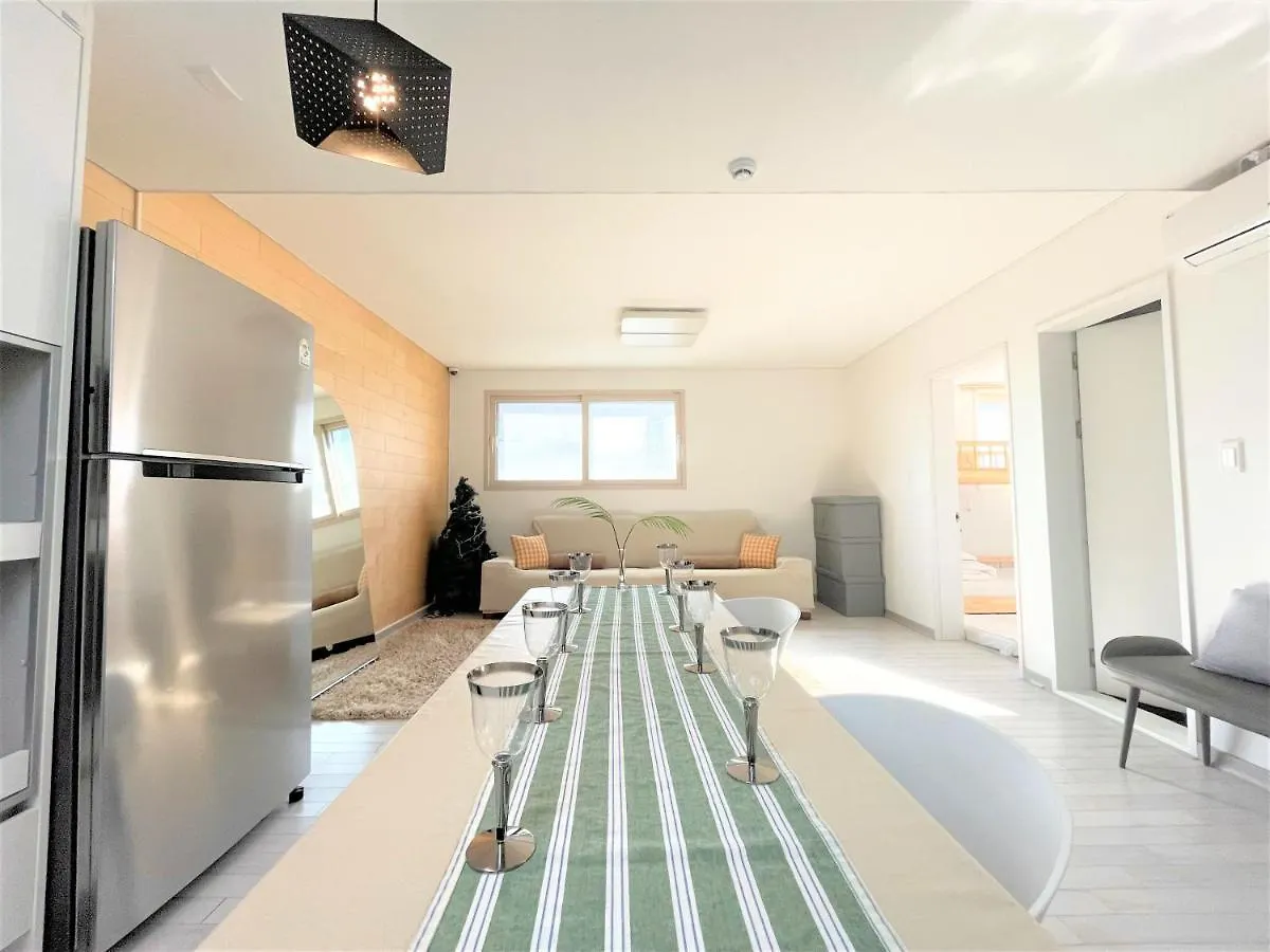 Koin Guesthouse Incheon Airport Гостевой дом